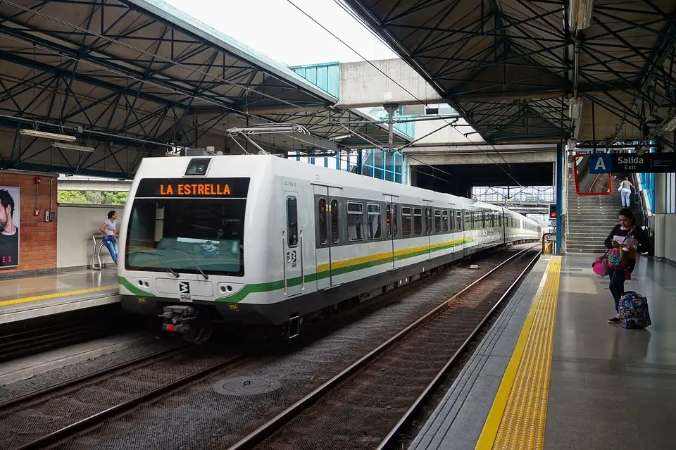 Poblado Metro Station