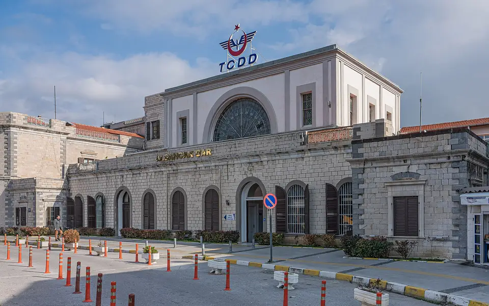 Alsancak Railway Station