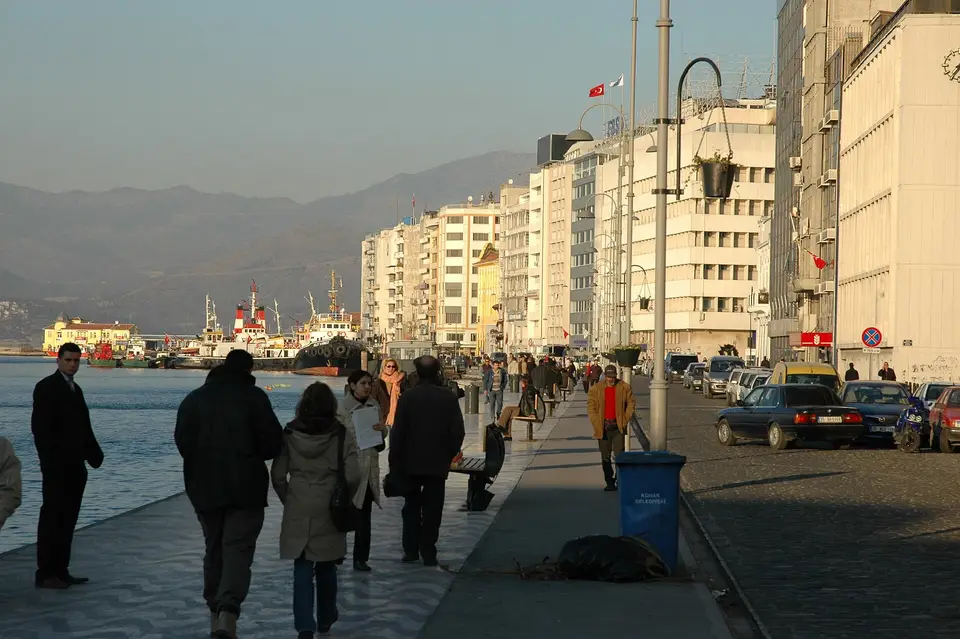 Kordon seafront promenade, Alsancak