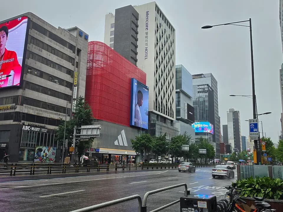 Hongdae (Hongik University area)